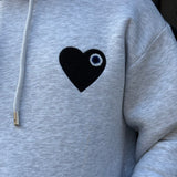 SWEAT GRIS CŒUR NOIR