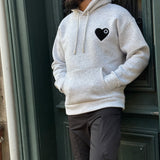 SWEAT GRIS CŒUR NOIR